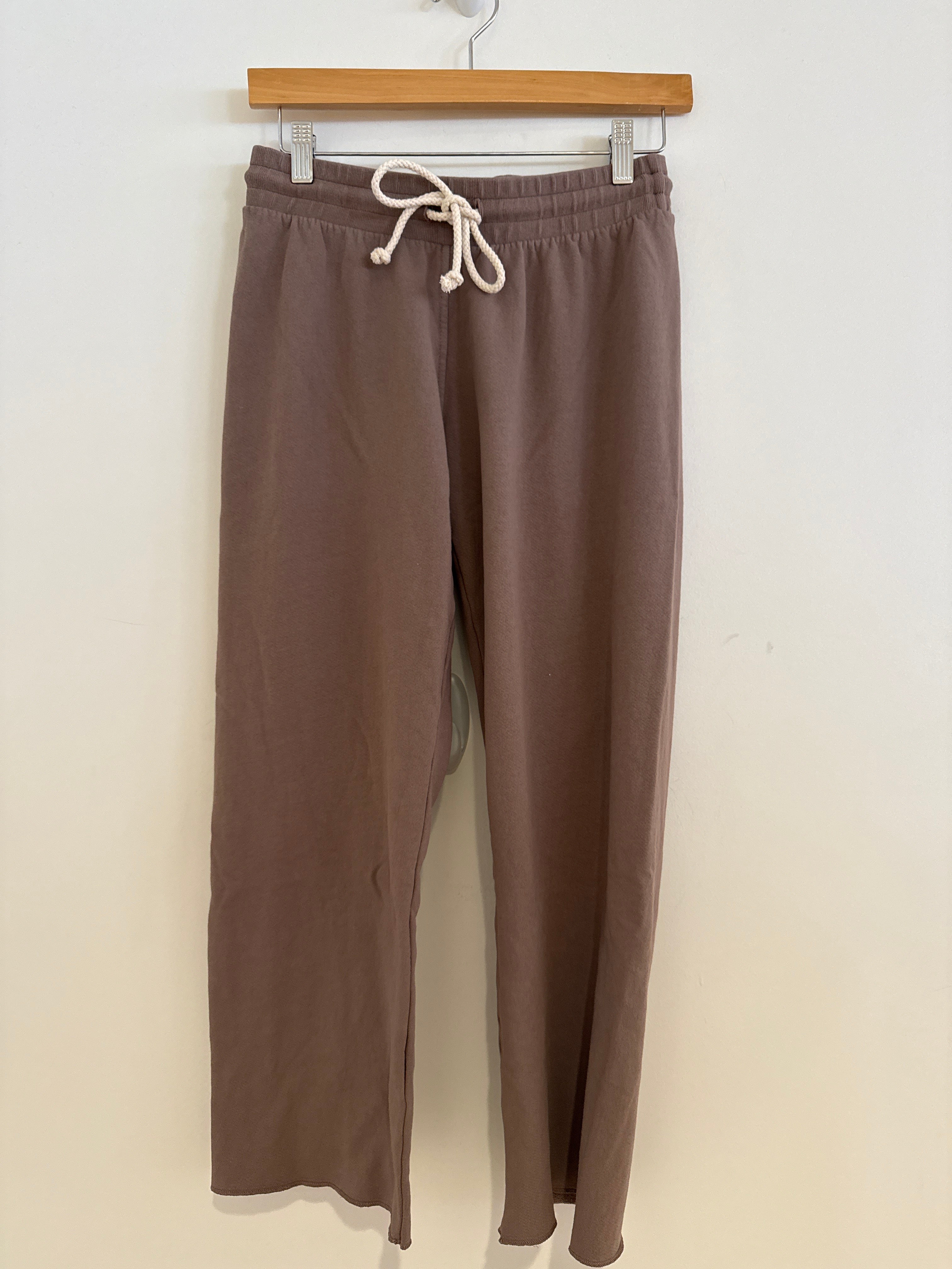 Perfect White Tee Jamaica Pant Mocha