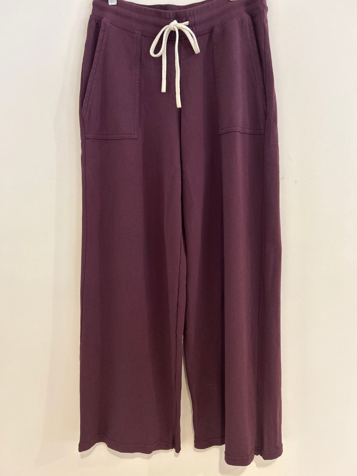 Perfect White Tee Noa Sweatpants Cherry Laquer