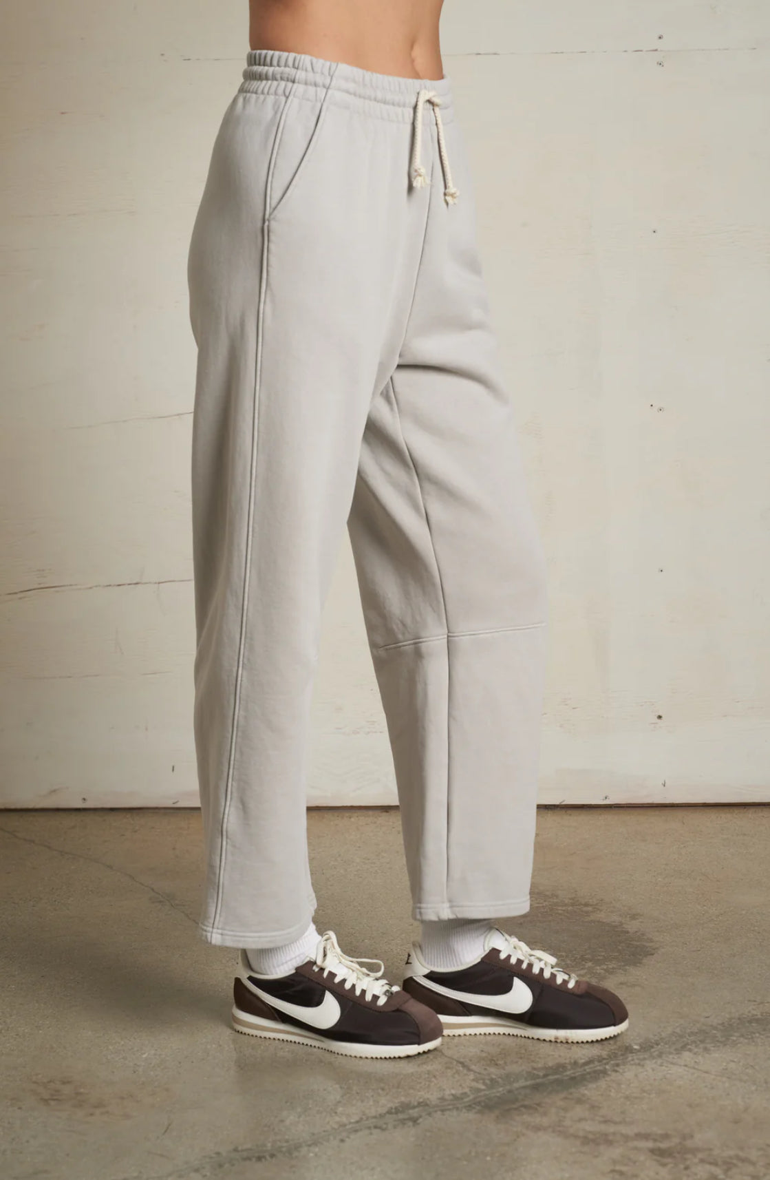 Perfect White Tee Fallon Barrel Sweat Pant Silver